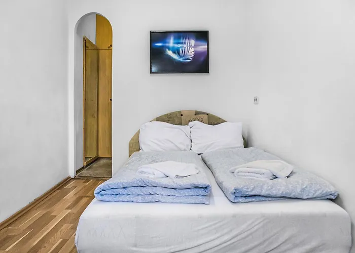 Διαμέρισμα Basic 2br Millennium Tower Long *