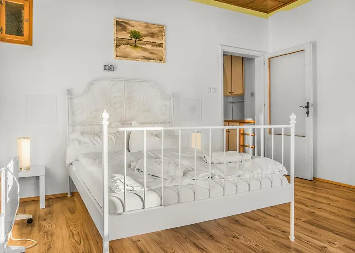 Basic 2br Millennium Tower Long Διαμέρισμα *
