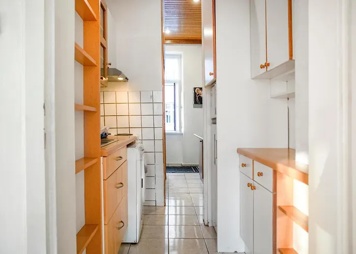 Basic 2br Millennium Tower Long