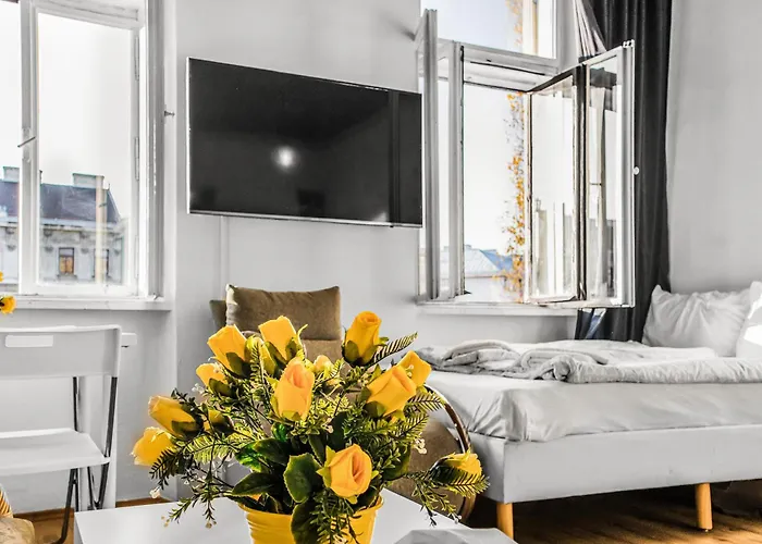 Basic 2br Millennium Tower Long *