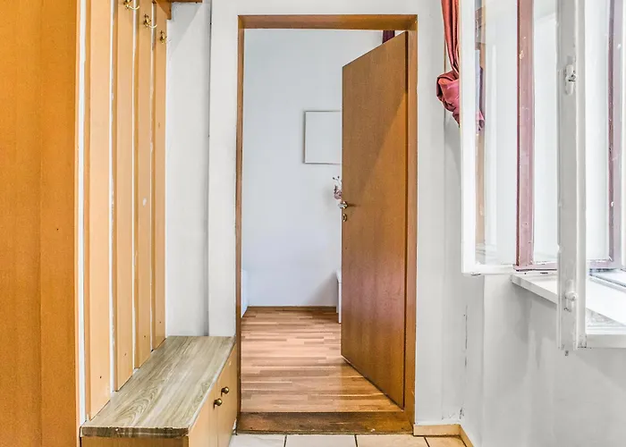 Basic 2br Millennium Tower Long Διαμέρισμα *
